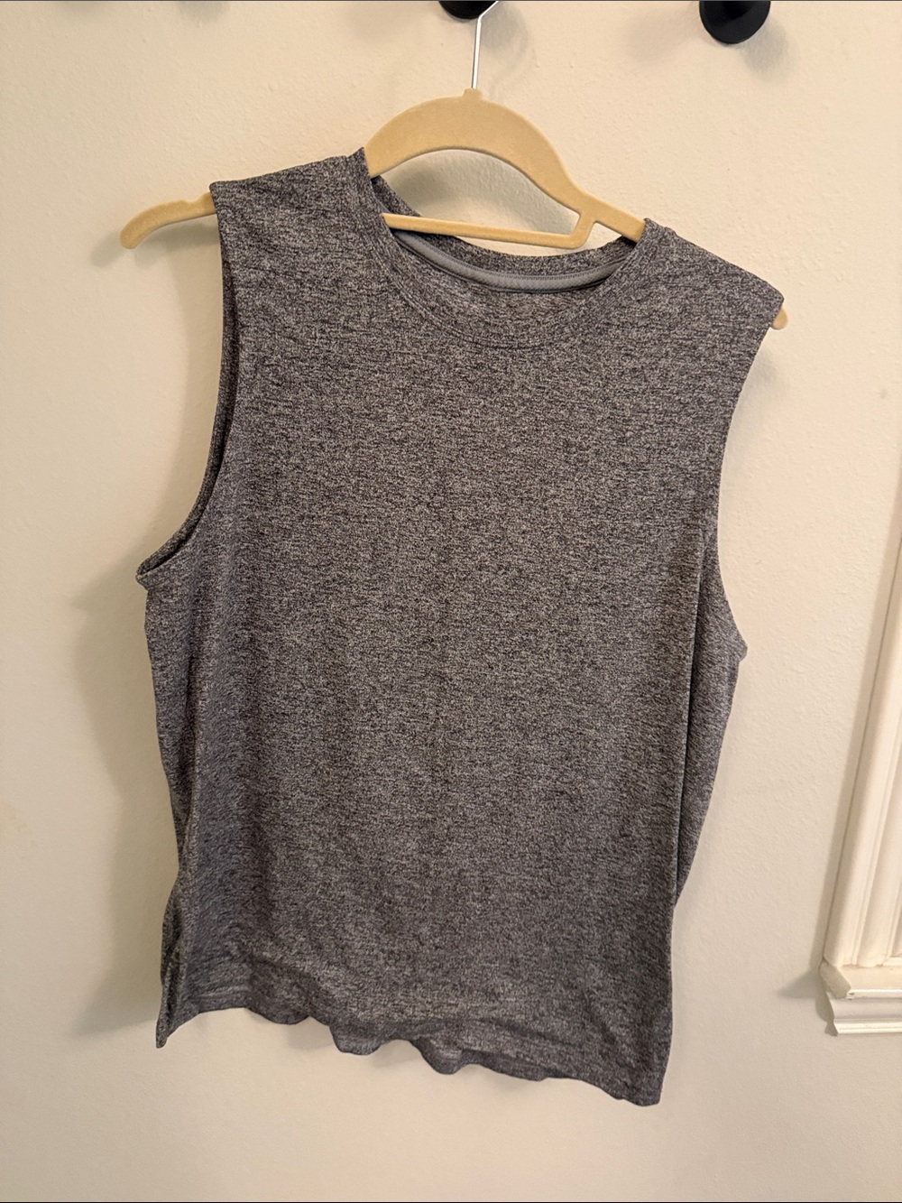 Lululemon Women’s Workout Tank - Size 8
